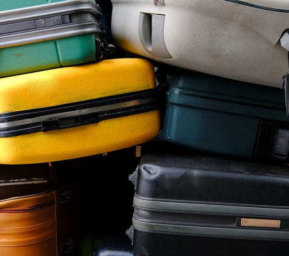 HYL - Luggage Pile